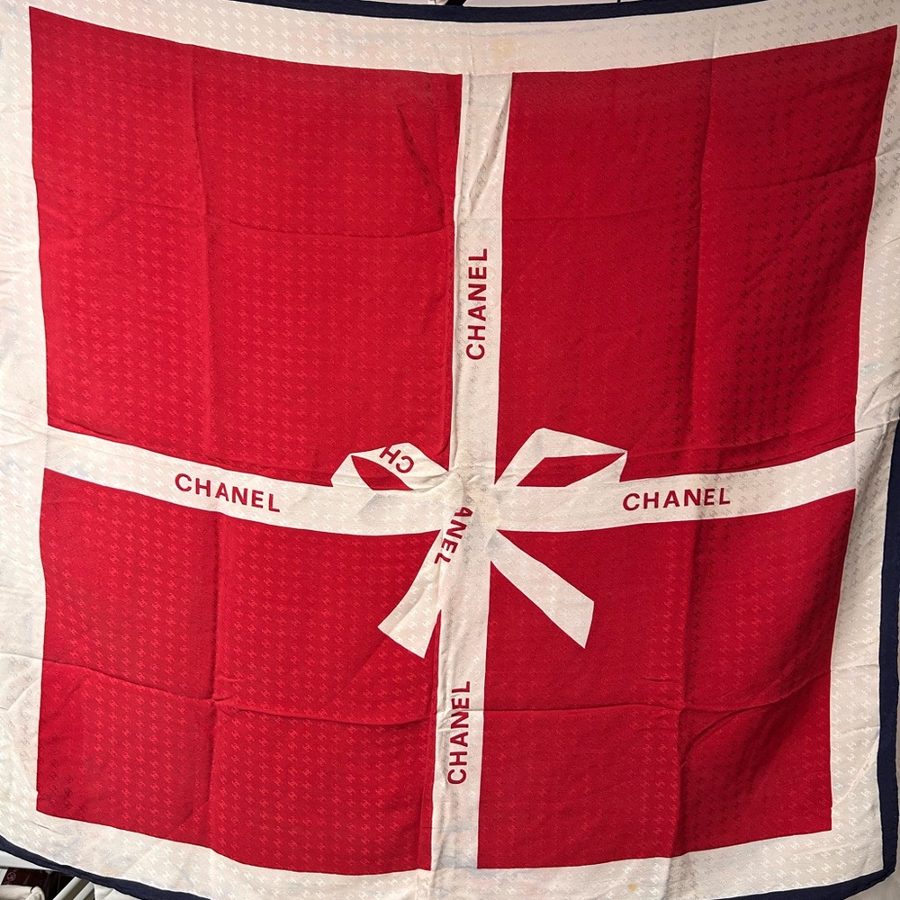 Chanel silk square scarf - Picture 2 of 9